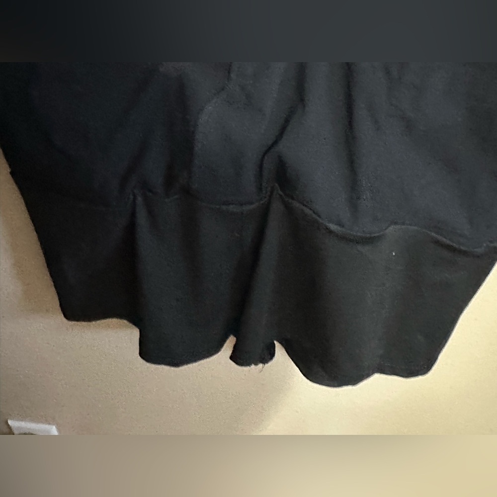 Black L zip up  sleeveless dress with shorts - Picture 5 of 5